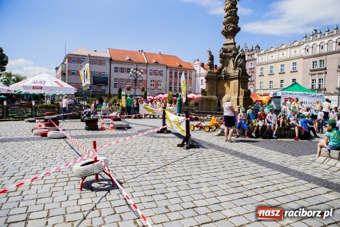 Zdjęcie w galerii na portalu naszraciborz.pl: Festyn ekologiczny z gokartami na raciborskim rynku wiadomości z regionu