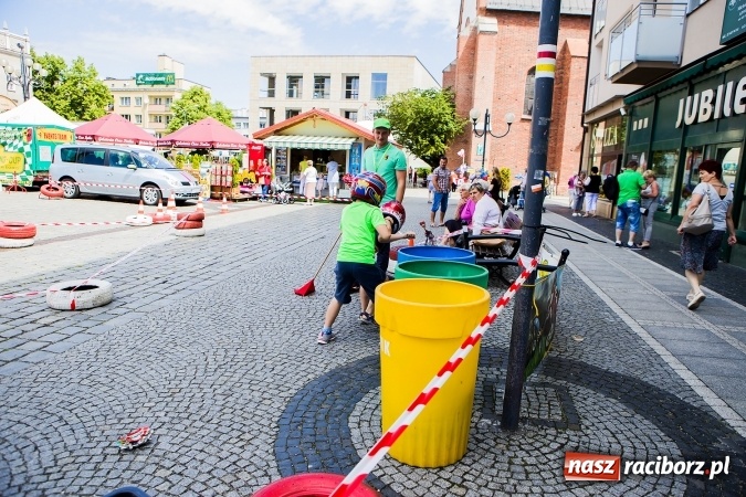 Zdjęcie w galerii na portalu naszraciborz.pl: Festyn ekologiczny z gokartami na raciborskim rynku wiadomości z regionu