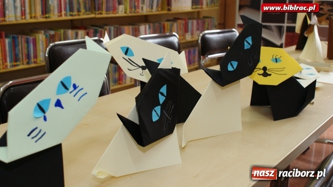 Zdjęcie w galerii na portalu naszraciborz.pl: Ekologiczne cuda z papieru, czyli trzecia EkoPaka w bibliotece  wiadomości z regionu
