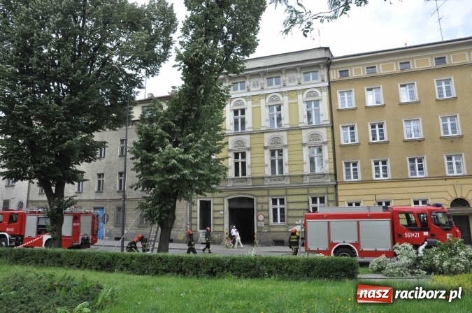 Zdjęcie w galerii na portalu naszraciborz.pl: Przez silny wiatr strażacy od rana mają pełne ręce roboty wiadomości z regionu