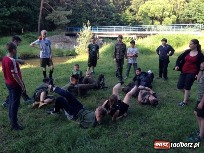 Zdjęcie w galerii na portalu naszraciborz.pl: Raciborscy harcerze biwakowali w lesie  wiadomości z regionu