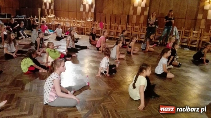 Zdjęcie w galerii na portalu naszraciborz.pl: Zespół Taneczny Skaza na ogólnopolskim konkursie w Andrychowie  wiadomości z regionu