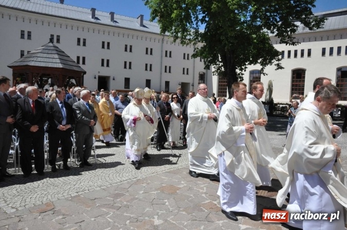 Zdjęcie w galerii na portalu naszraciborz.pl: Nie od nas się wszystko zaczęło - kaplica św. Tomasza Kantuaryjskiego na raciborskim zamku zn&oacute;w jaśnieje pełnym blaskiem wiadomości z regionu