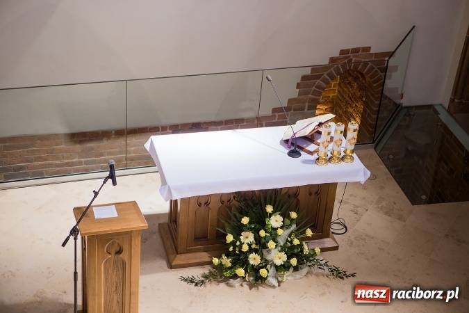 Zdjęcie w galerii na portalu naszraciborz.pl: Nie od nas się wszystko zaczęło - kaplica św. Tomasza Kantuaryjskiego na raciborskim zamku zn&oacute;w jaśnieje pełnym blaskiem wiadomości z regionu