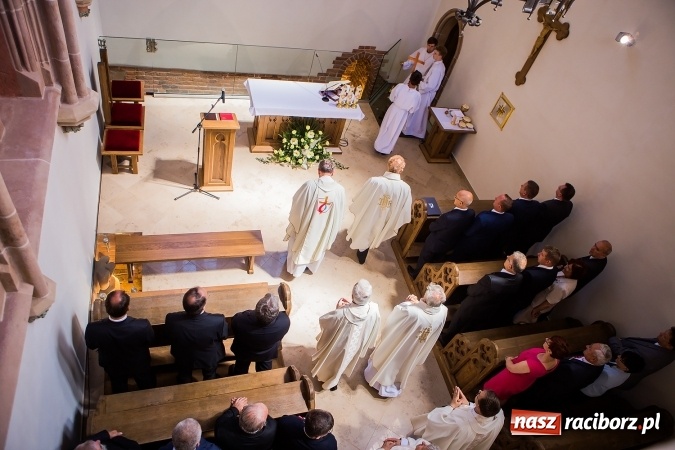 Zdjęcie w galerii na portalu naszraciborz.pl: Nie od nas się wszystko zaczęło - kaplica św. Tomasza Kantuaryjskiego na raciborskim zamku zn&oacute;w jaśnieje pełnym blaskiem wiadomości z regionu