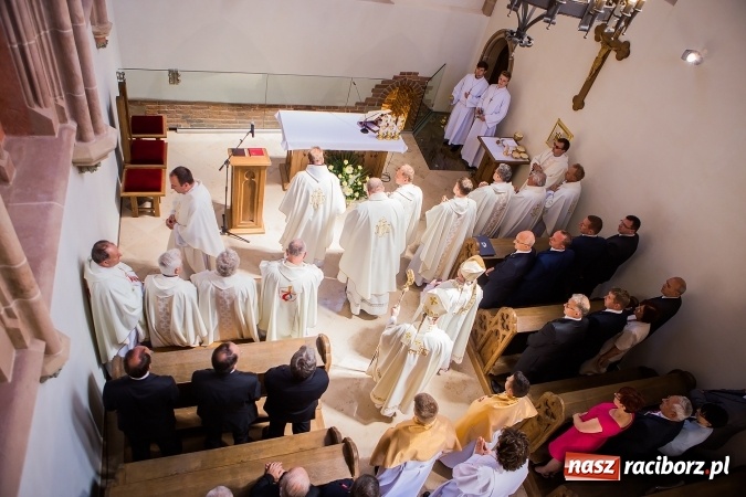 Zdjęcie w galerii na portalu naszraciborz.pl: Nie od nas się wszystko zaczęło - kaplica św. Tomasza Kantuaryjskiego na raciborskim zamku zn&oacute;w jaśnieje pełnym blaskiem wiadomości z regionu