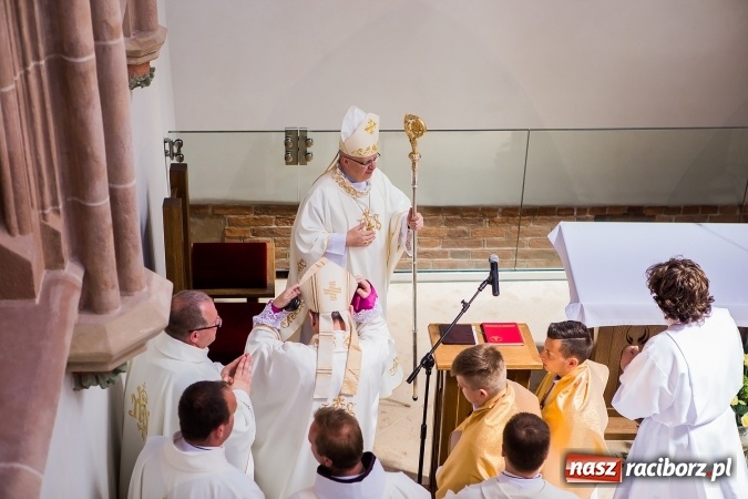 Zdjęcie w galerii na portalu naszraciborz.pl: Nie od nas się wszystko zaczęło - kaplica św. Tomasza Kantuaryjskiego na raciborskim zamku zn&oacute;w jaśnieje pełnym blaskiem wiadomości z regionu