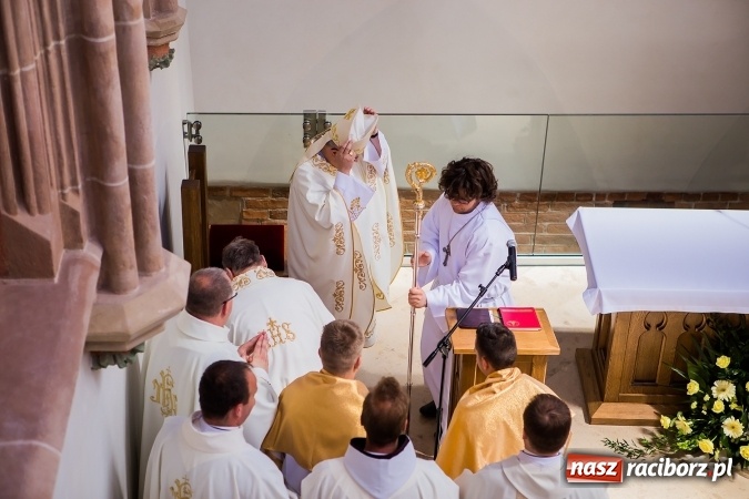 Zdjęcie w galerii na portalu naszraciborz.pl: Nie od nas się wszystko zaczęło - kaplica św. Tomasza Kantuaryjskiego na raciborskim zamku zn&oacute;w jaśnieje pełnym blaskiem wiadomości z regionu