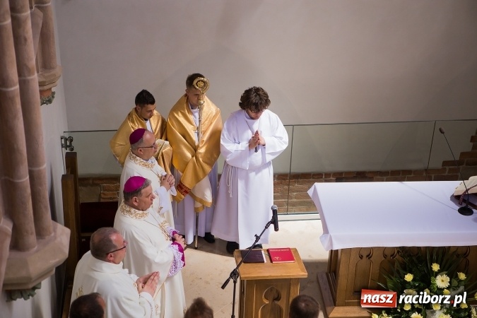 Zdjęcie w galerii na portalu naszraciborz.pl: Nie od nas się wszystko zaczęło - kaplica św. Tomasza Kantuaryjskiego na raciborskim zamku zn&oacute;w jaśnieje pełnym blaskiem wiadomości z regionu