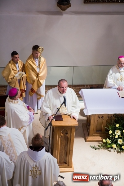 Zdjęcie w galerii na portalu naszraciborz.pl: Nie od nas się wszystko zaczęło - kaplica św. Tomasza Kantuaryjskiego na raciborskim zamku zn&oacute;w jaśnieje pełnym blaskiem wiadomości z regionu
