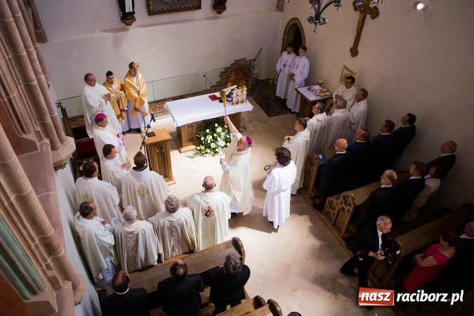 Zdjęcie w galerii na portalu naszraciborz.pl: Nie od nas się wszystko zaczęło - kaplica św. Tomasza Kantuaryjskiego na raciborskim zamku zn&oacute;w jaśnieje pełnym blaskiem wiadomości z regionu