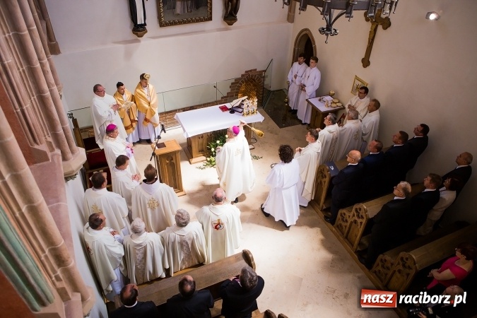 Zdjęcie w galerii na portalu naszraciborz.pl: Nie od nas się wszystko zaczęło - kaplica św. Tomasza Kantuaryjskiego na raciborskim zamku zn&oacute;w jaśnieje pełnym blaskiem wiadomości z regionu