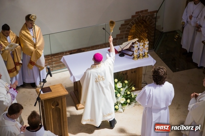 Zdjęcie w galerii na portalu naszraciborz.pl: Nie od nas się wszystko zaczęło - kaplica św. Tomasza Kantuaryjskiego na raciborskim zamku zn&oacute;w jaśnieje pełnym blaskiem wiadomości z regionu