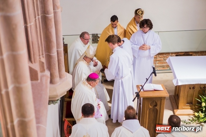 Zdjęcie w galerii na portalu naszraciborz.pl: Nie od nas się wszystko zaczęło - kaplica św. Tomasza Kantuaryjskiego na raciborskim zamku zn&oacute;w jaśnieje pełnym blaskiem wiadomości z regionu