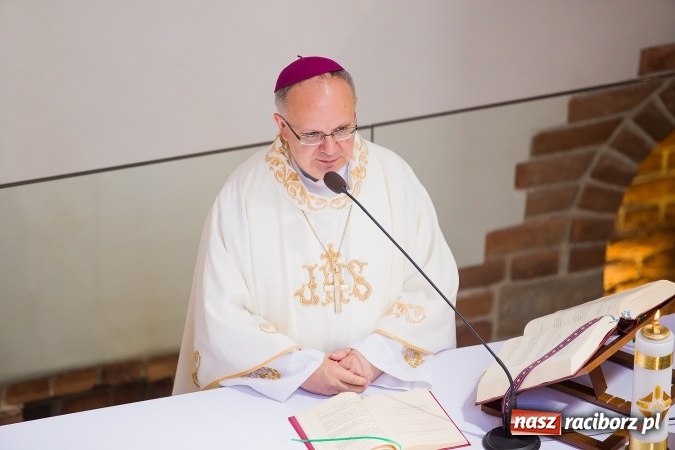 Zdjęcie w galerii na portalu naszraciborz.pl: Nie od nas się wszystko zaczęło - kaplica św. Tomasza Kantuaryjskiego na raciborskim zamku zn&oacute;w jaśnieje pełnym blaskiem wiadomości z regionu