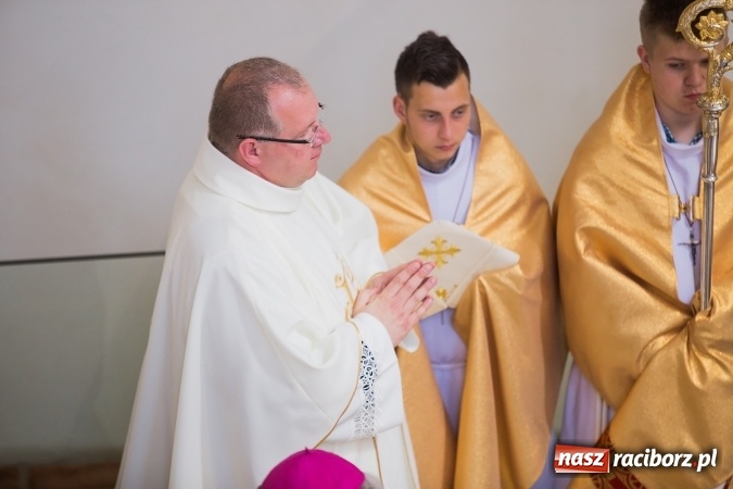 Zdjęcie w galerii na portalu naszraciborz.pl: Nie od nas się wszystko zaczęło - kaplica św. Tomasza Kantuaryjskiego na raciborskim zamku zn&oacute;w jaśnieje pełnym blaskiem wiadomości z regionu