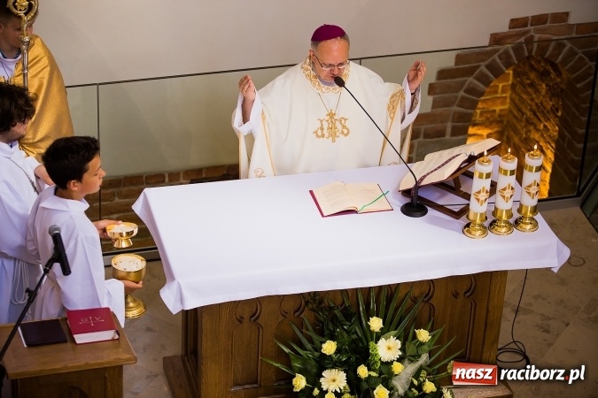 Zdjęcie w galerii na portalu naszraciborz.pl: Nie od nas się wszystko zaczęło - kaplica św. Tomasza Kantuaryjskiego na raciborskim zamku zn&oacute;w jaśnieje pełnym blaskiem wiadomości z regionu