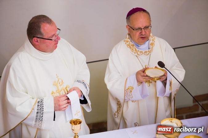 Zdjęcie w galerii na portalu naszraciborz.pl: Nie od nas się wszystko zaczęło - kaplica św. Tomasza Kantuaryjskiego na raciborskim zamku zn&oacute;w jaśnieje pełnym blaskiem wiadomości z regionu