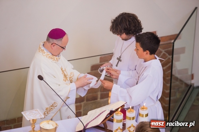 Zdjęcie w galerii na portalu naszraciborz.pl: Nie od nas się wszystko zaczęło - kaplica św. Tomasza Kantuaryjskiego na raciborskim zamku zn&oacute;w jaśnieje pełnym blaskiem wiadomości z regionu