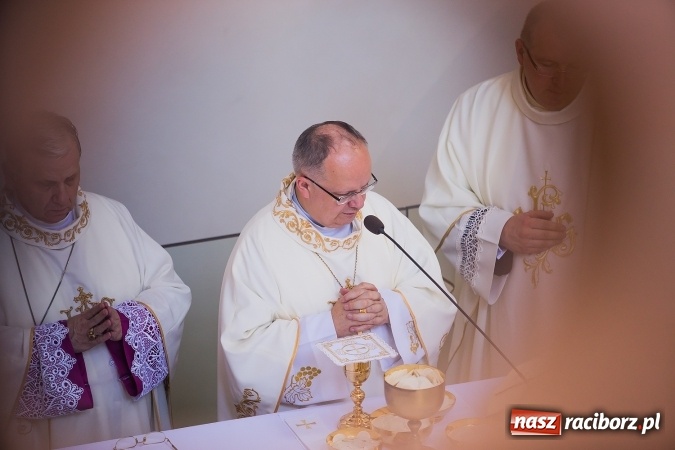 Zdjęcie w galerii na portalu naszraciborz.pl: Nie od nas się wszystko zaczęło - kaplica św. Tomasza Kantuaryjskiego na raciborskim zamku zn&oacute;w jaśnieje pełnym blaskiem wiadomości z regionu