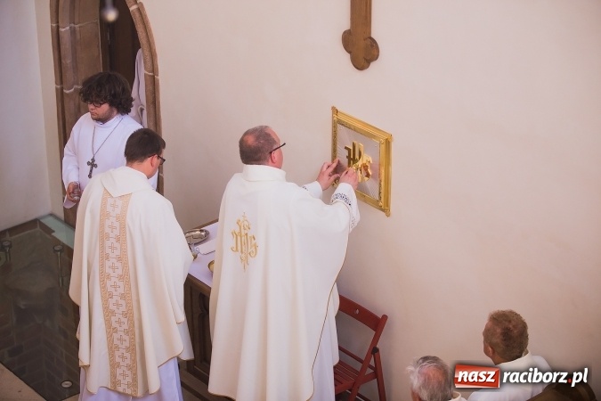 Zdjęcie w galerii na portalu naszraciborz.pl: Nie od nas się wszystko zaczęło - kaplica św. Tomasza Kantuaryjskiego na raciborskim zamku zn&oacute;w jaśnieje pełnym blaskiem wiadomości z regionu
