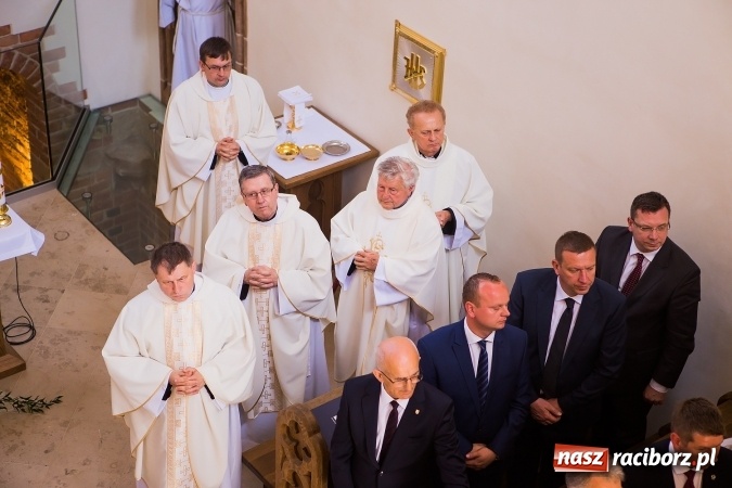 Zdjęcie w galerii na portalu naszraciborz.pl: Nie od nas się wszystko zaczęło - kaplica św. Tomasza Kantuaryjskiego na raciborskim zamku zn&oacute;w jaśnieje pełnym blaskiem wiadomości z regionu