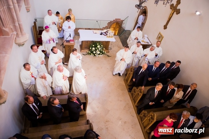 Zdjęcie w galerii na portalu naszraciborz.pl: Nie od nas się wszystko zaczęło - kaplica św. Tomasza Kantuaryjskiego na raciborskim zamku zn&oacute;w jaśnieje pełnym blaskiem wiadomości z regionu