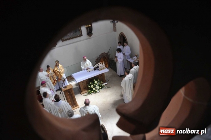 Zdjęcie w galerii na portalu naszraciborz.pl: Nie od nas się wszystko zaczęło - kaplica św. Tomasza Kantuaryjskiego na raciborskim zamku zn&oacute;w jaśnieje pełnym blaskiem wiadomości z regionu