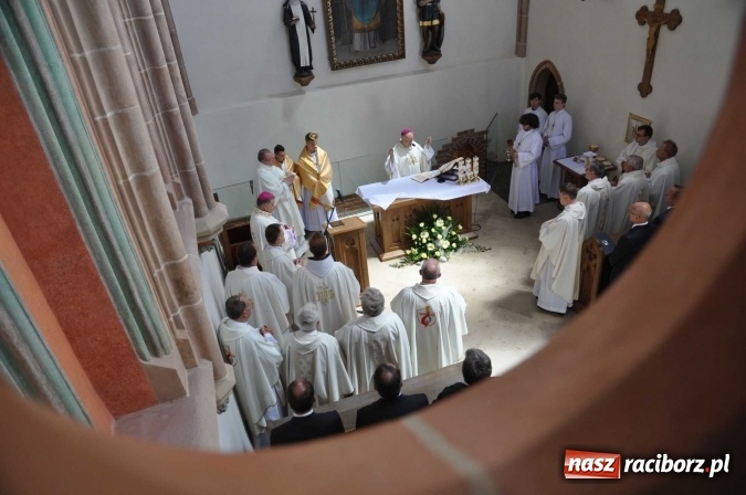 Zdjęcie w galerii na portalu naszraciborz.pl: Nie od nas się wszystko zaczęło - kaplica św. Tomasza Kantuaryjskiego na raciborskim zamku zn&oacute;w jaśnieje pełnym blaskiem wiadomości z regionu