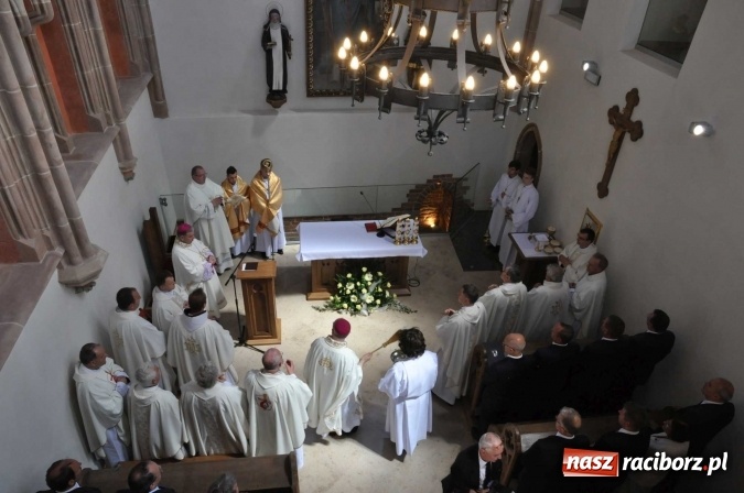 Zdjęcie w galerii na portalu naszraciborz.pl: Nie od nas się wszystko zaczęło - kaplica św. Tomasza Kantuaryjskiego na raciborskim zamku zn&oacute;w jaśnieje pełnym blaskiem wiadomości z regionu