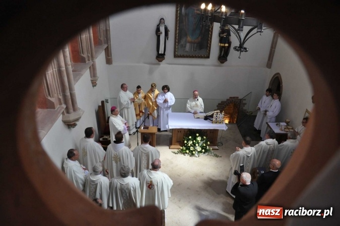 Zdjęcie w galerii na portalu naszraciborz.pl: Nie od nas się wszystko zaczęło - kaplica św. Tomasza Kantuaryjskiego na raciborskim zamku zn&oacute;w jaśnieje pełnym blaskiem wiadomości z regionu