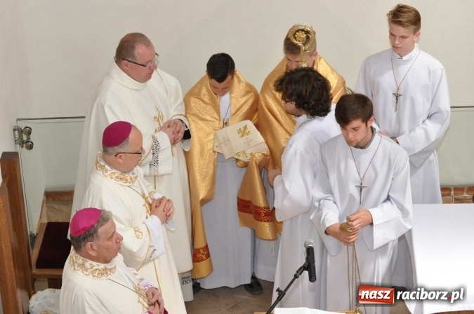 Zdjęcie w galerii na portalu naszraciborz.pl: Nie od nas się wszystko zaczęło - kaplica św. Tomasza Kantuaryjskiego na raciborskim zamku zn&oacute;w jaśnieje pełnym blaskiem wiadomości z regionu