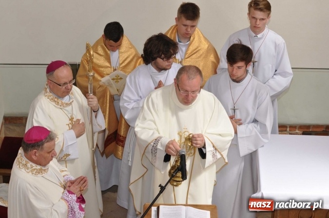 Zdjęcie w galerii na portalu naszraciborz.pl: Nie od nas się wszystko zaczęło - kaplica św. Tomasza Kantuaryjskiego na raciborskim zamku zn&oacute;w jaśnieje pełnym blaskiem wiadomości z regionu