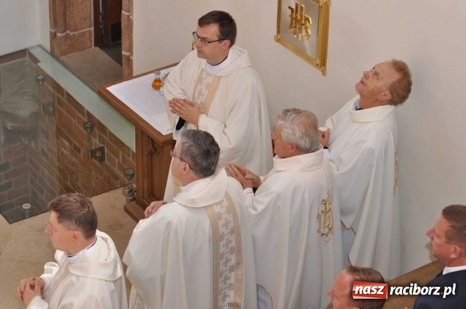 Zdjęcie w galerii na portalu naszraciborz.pl: Nie od nas się wszystko zaczęło - kaplica św. Tomasza Kantuaryjskiego na raciborskim zamku zn&oacute;w jaśnieje pełnym blaskiem wiadomości z regionu