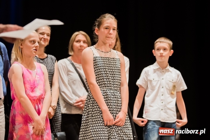 Zdjęcie w galerii na portalu naszraciborz.pl: Najlepsi uczniowie SP 15 nagrodzeni wiadomości z regionu