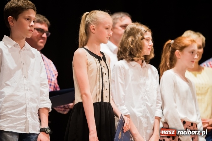 Zdjęcie w galerii na portalu naszraciborz.pl: Najlepsi uczniowie SP 15 nagrodzeni wiadomości z regionu