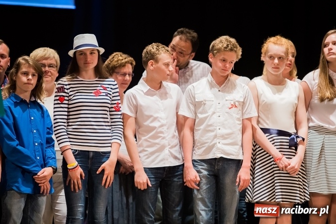 Zdjęcie w galerii na portalu naszraciborz.pl: Najlepsi uczniowie SP 15 nagrodzeni wiadomości z regionu