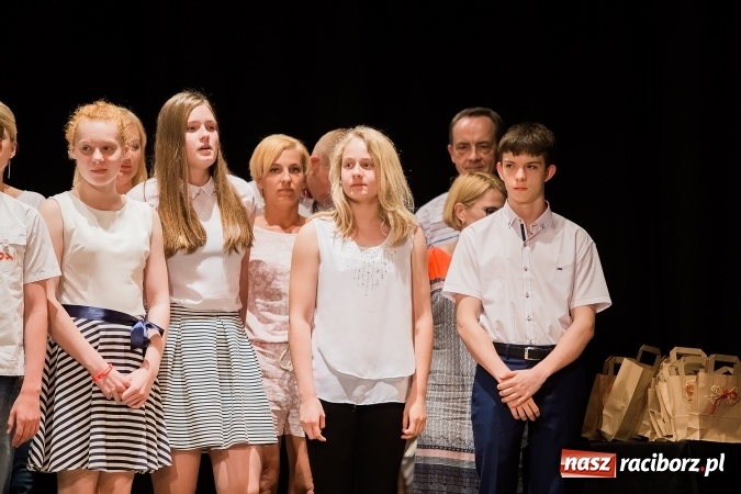 Zdjęcie w galerii na portalu naszraciborz.pl: Najlepsi uczniowie SP 15 nagrodzeni wiadomości z regionu