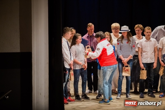 Zdjęcie w galerii na portalu naszraciborz.pl: Najlepsi uczniowie SP 15 nagrodzeni wiadomości z regionu