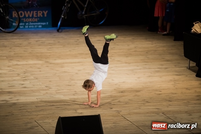 Zdjęcie w galerii na portalu naszraciborz.pl: Najlepsi uczniowie SP 15 nagrodzeni wiadomości z regionu