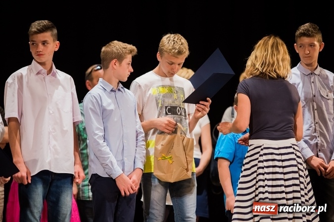 Zdjęcie w galerii na portalu naszraciborz.pl: Najlepsi uczniowie SP 15 nagrodzeni wiadomości z regionu