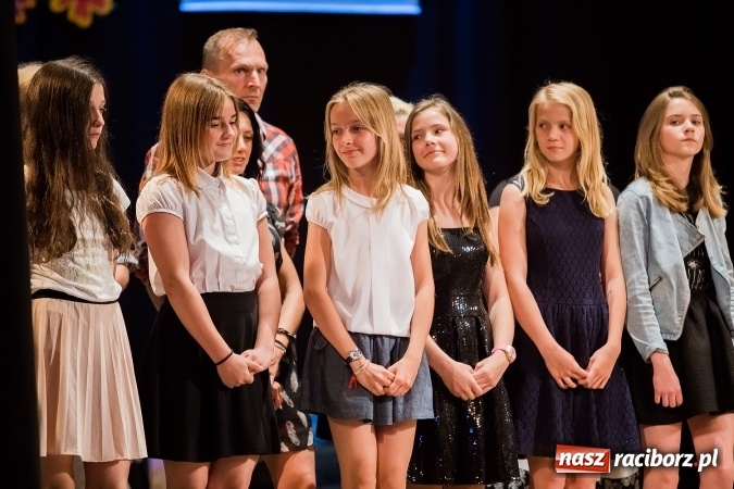 Zdjęcie w galerii na portalu naszraciborz.pl: Najlepsi uczniowie SP 15 nagrodzeni wiadomości z regionu