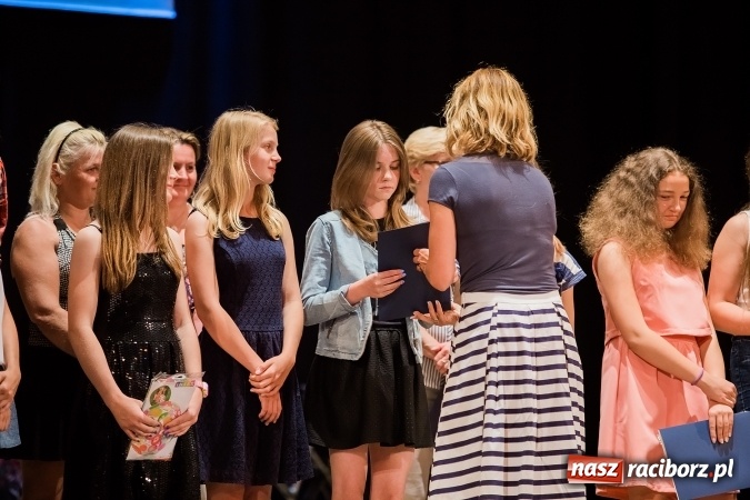 Zdjęcie w galerii na portalu naszraciborz.pl: Najlepsi uczniowie SP 15 nagrodzeni wiadomości z regionu