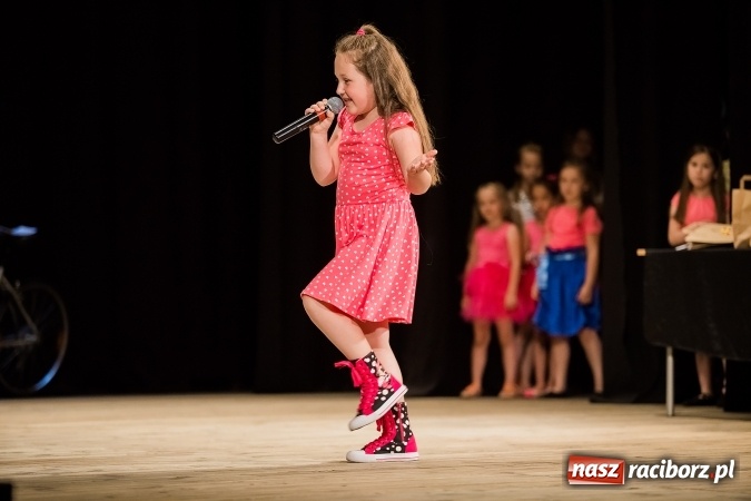 Zdjęcie w galerii na portalu naszraciborz.pl: Najlepsi uczniowie SP 15 nagrodzeni wiadomości z regionu