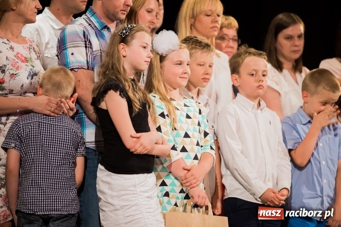 Zdjęcie w galerii na portalu naszraciborz.pl: Najlepsi uczniowie SP 15 nagrodzeni wiadomości z regionu