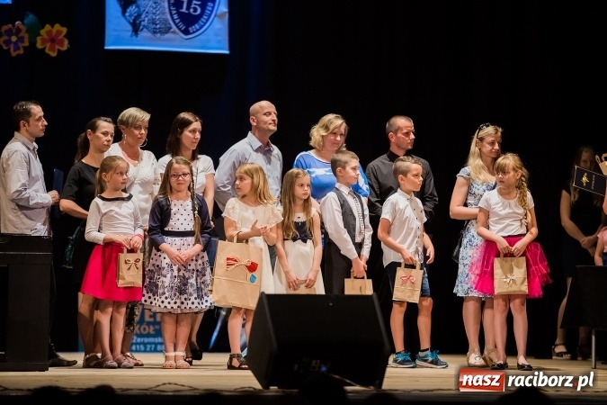 Zdjęcie w galerii na portalu naszraciborz.pl: Najlepsi uczniowie SP 15 nagrodzeni wiadomości z regionu