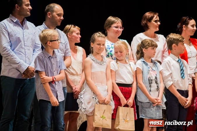 Zdjęcie w galerii na portalu naszraciborz.pl: Najlepsi uczniowie SP 15 nagrodzeni wiadomości z regionu