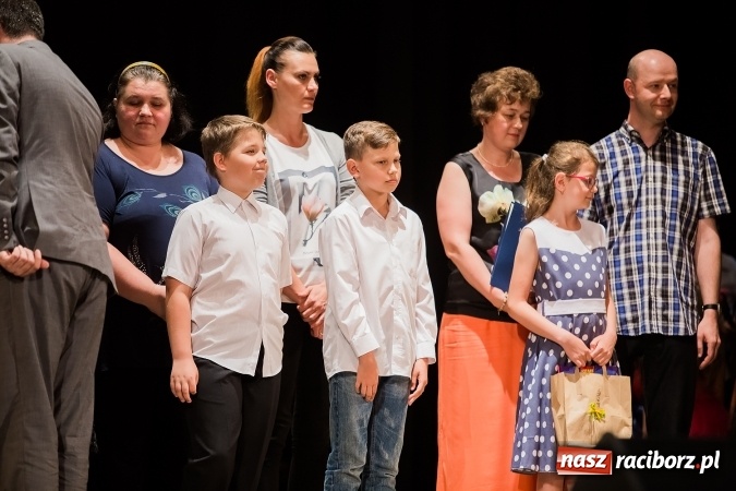 Zdjęcie w galerii na portalu naszraciborz.pl: Najlepsi uczniowie SP 15 nagrodzeni wiadomości z regionu