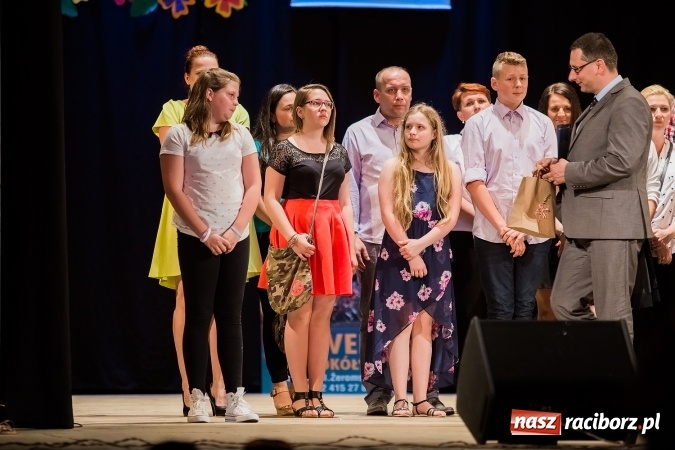 Zdjęcie w galerii na portalu naszraciborz.pl: Najlepsi uczniowie SP 15 nagrodzeni wiadomości z regionu