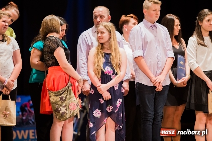 Zdjęcie w galerii na portalu naszraciborz.pl: Najlepsi uczniowie SP 15 nagrodzeni wiadomości z regionu